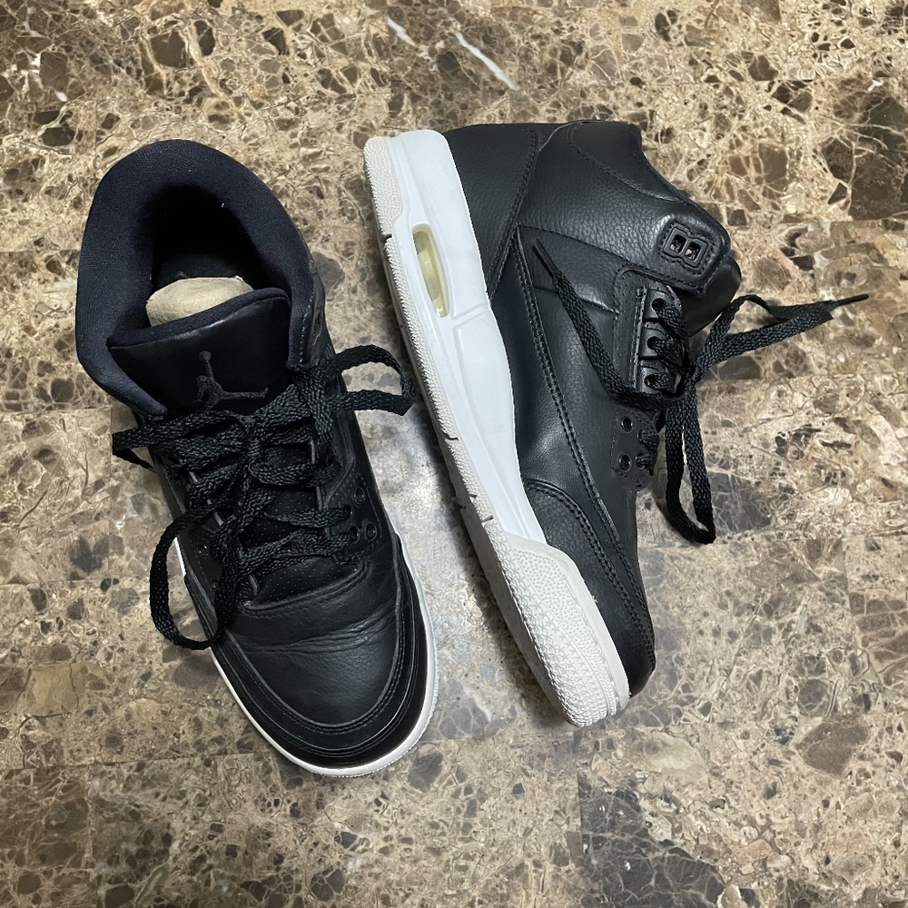 Jordan Retro 3 Cyber Monday (2016) Size 4..5Y